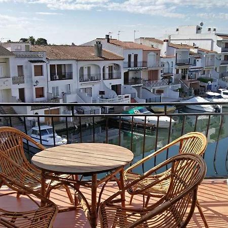 Estudi Amb Vistes Al Canal Apartment Empuriabrava Ngoại thất bức ảnh
